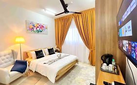 Alanis Studio Suite {Shortstay}